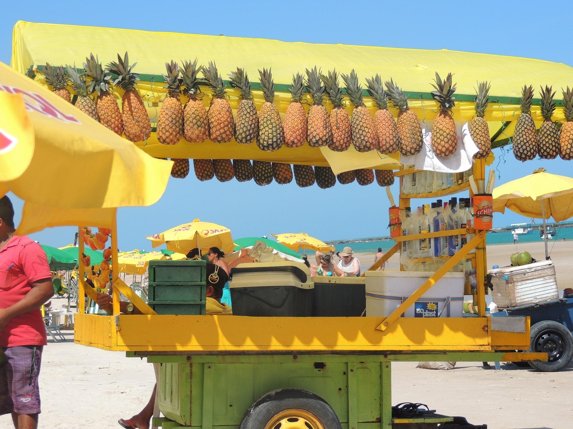 beach-704585_1920.jpg